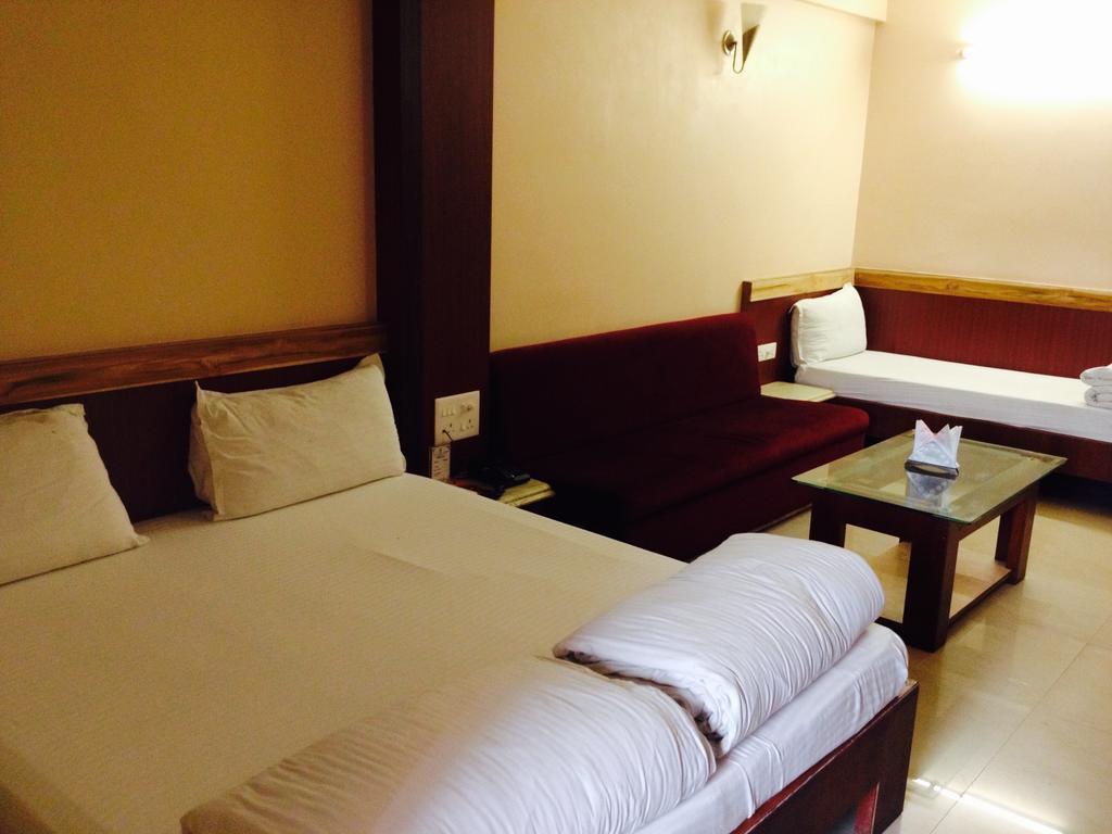 Jain'S Hotel Rajhans Bhopal Exterior photo